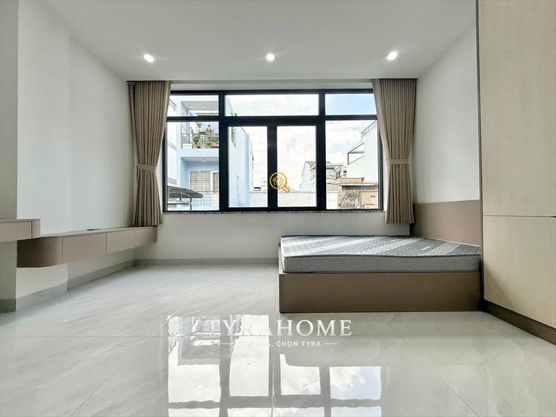 SERVICED APARTMENT FULLY FURNISHED WITH BALCONY