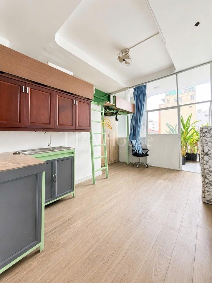 PHÒNG FULLY FURNISHED WITH BALCONY
