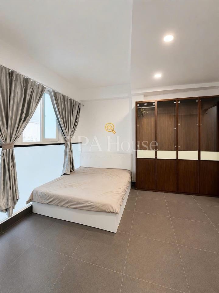 PHÒNG FULLY FURNISHED WITH WINDOW