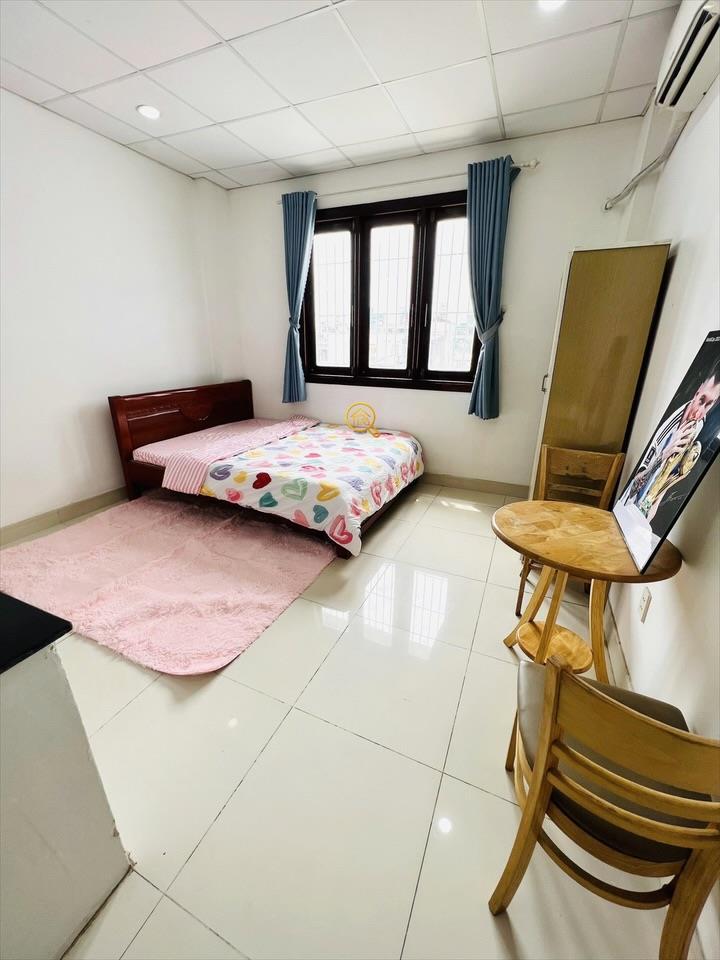 PHÒNG FULLY FURNISHED WITH WINDOW