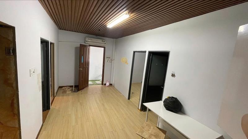 SERVICED APARTMENT FULLY FURNISHED WITH WINDOW