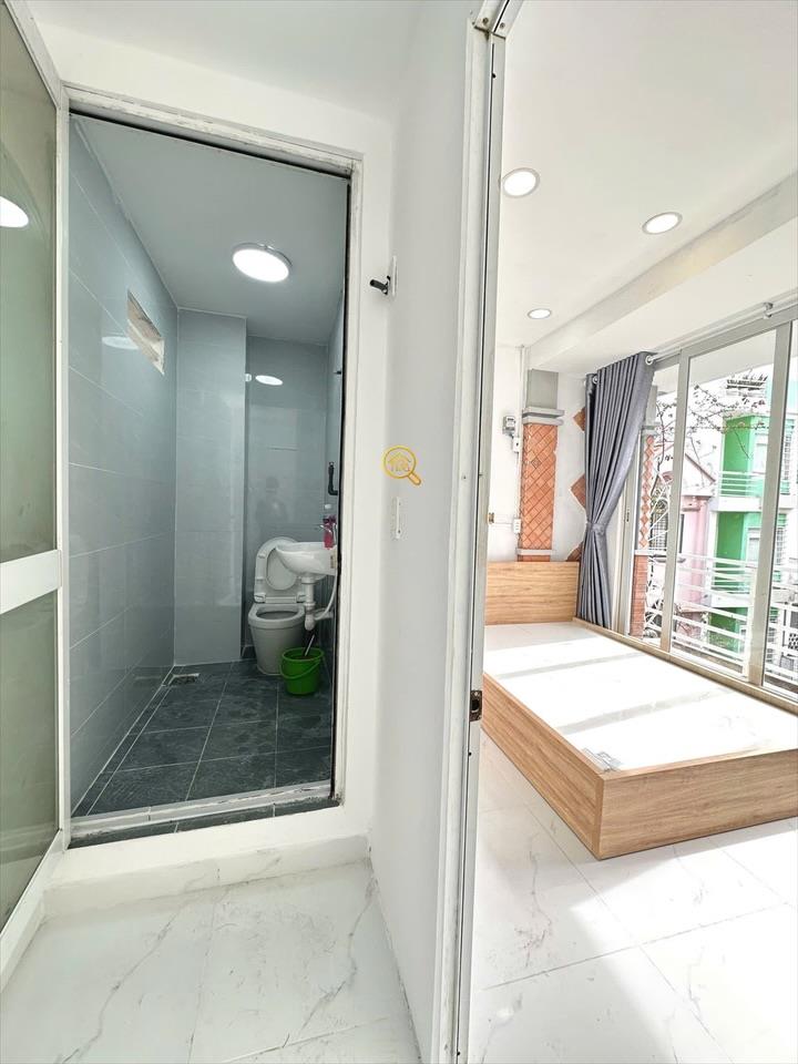 SERVICED APARTMENT FULLY FURNISHED WITH BALCONY