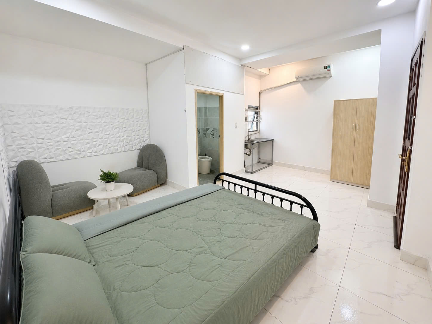 STUDIO CỬA SỔ TRỜI SIÊU XINH KẾ HUIT