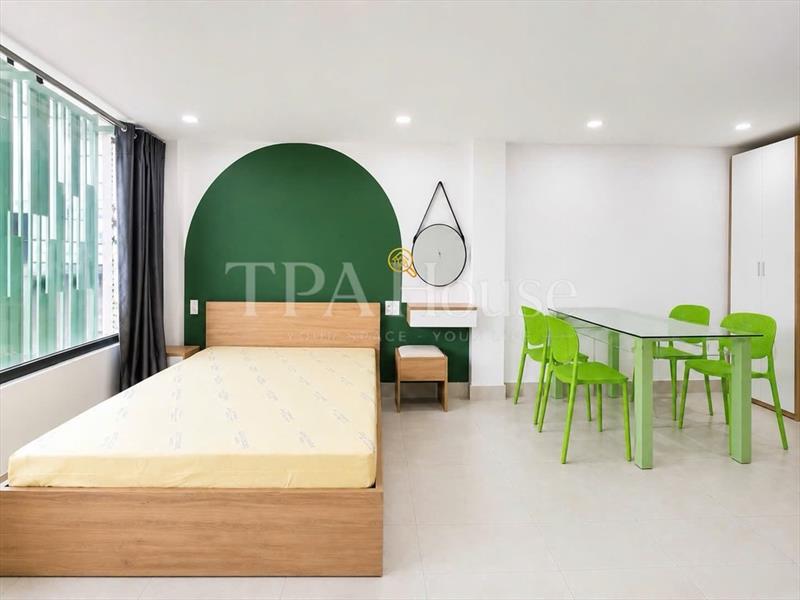 SERVICED APARTMENT FULLY FURNISHED WITH WINDOW