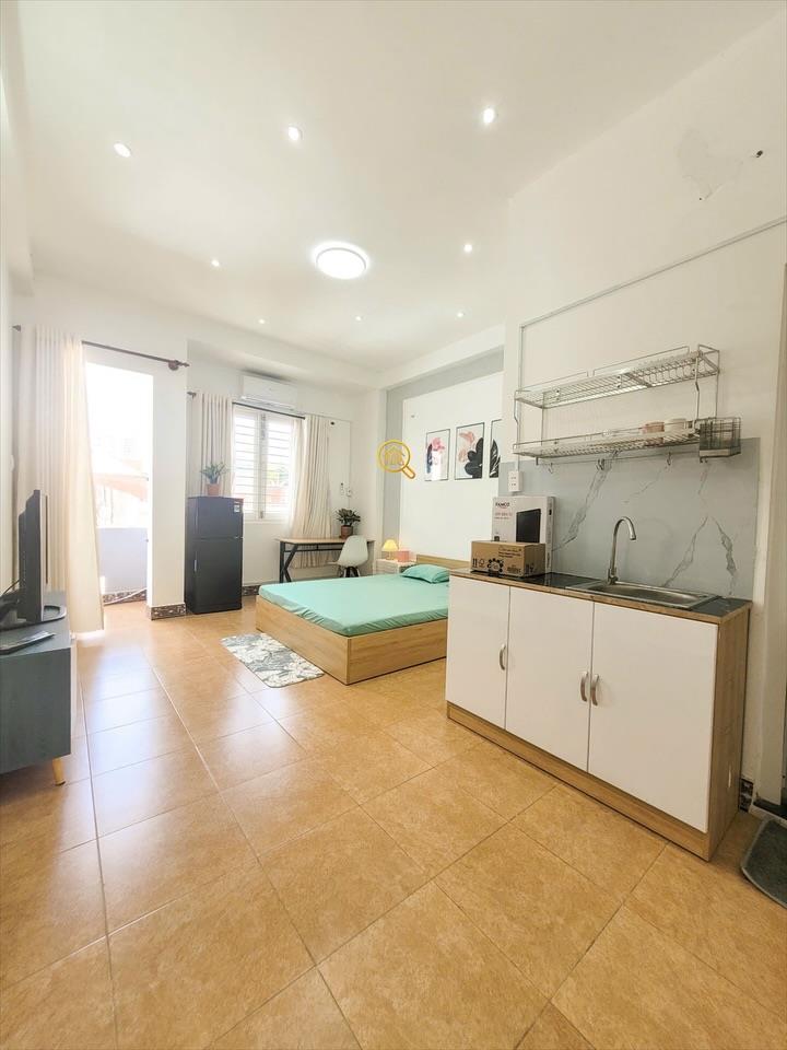 PHÒNG FULLY FURNISHED WITH BALCONY