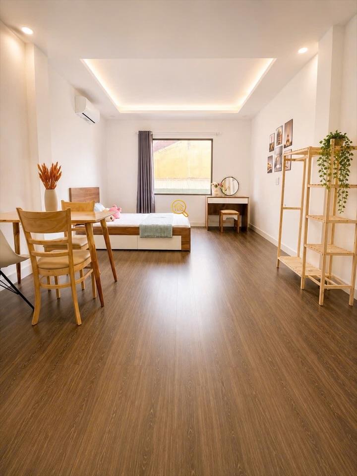 PHÒNG FULLY FURNISHED WITH WINDOW