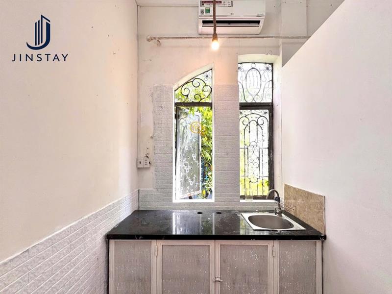 PHÒNG FULL NỘI THẤT CÓ CỬA SỔ