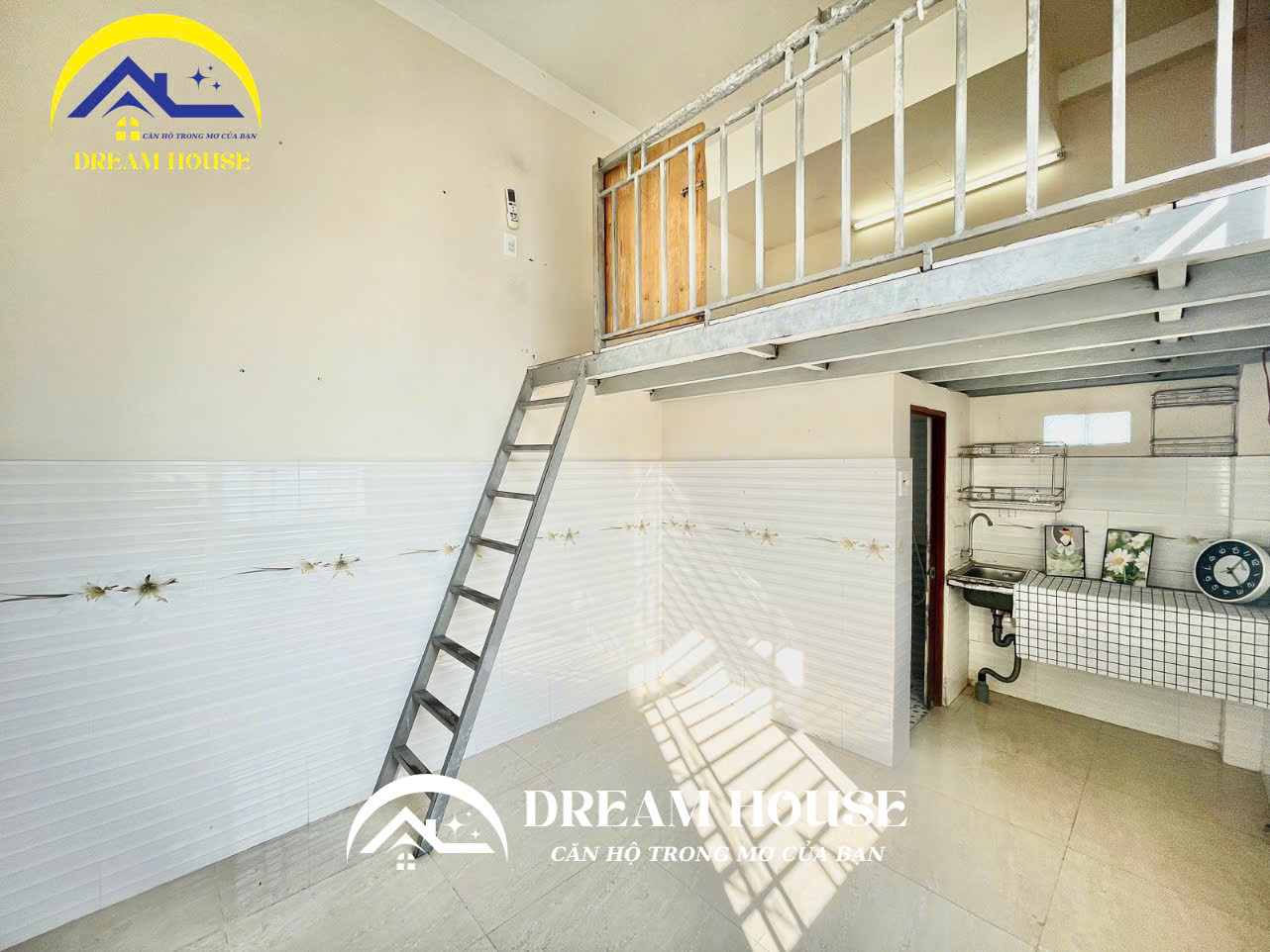 PHÒNG GÁC CỬA SỔ TRỜI KẾ HUIT