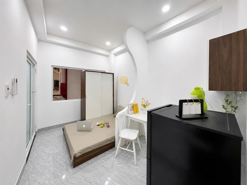 PHÒNG FULLY FURNISHED WITH WINDOW