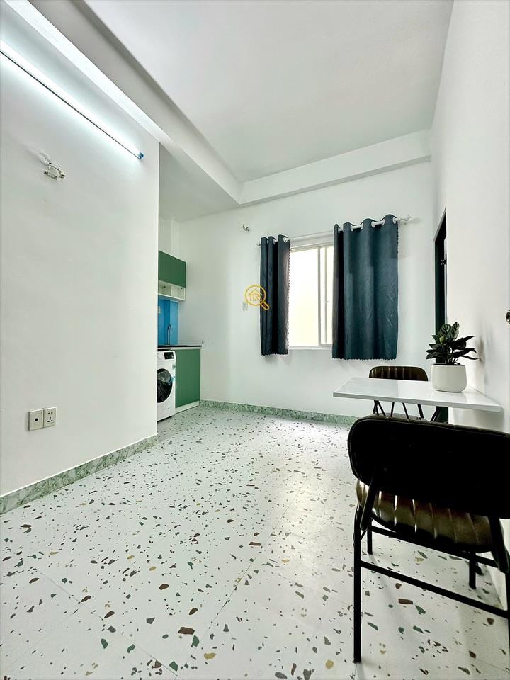 PHÒNG FULLY FURNISHED WITH WINDOW