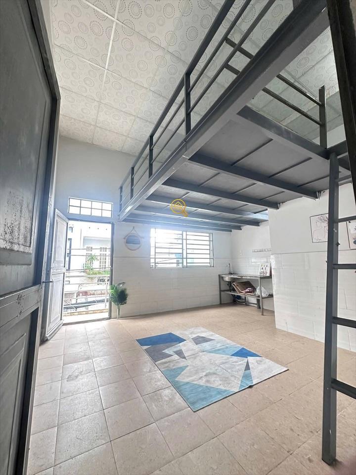 PHÒNG FULLY FURNISHED WITH BALCONY
