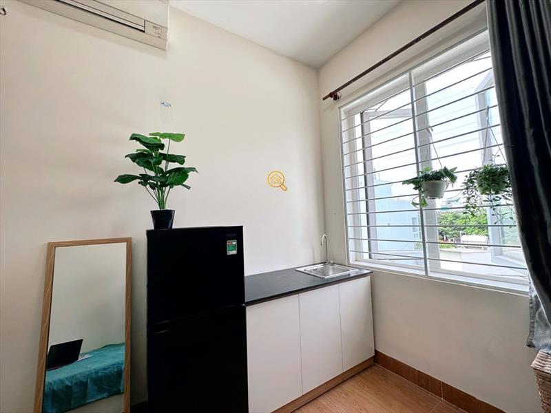PHÒNG FULLY FURNISHED WITH WINDOW