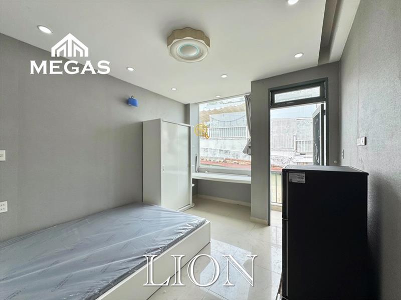 PHÒNG FULLY FURNISHED WITH BALCONY