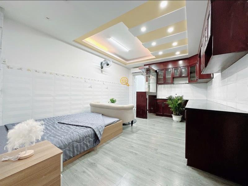 PHÒNG FULLY FURNISHED WITH BALCONY