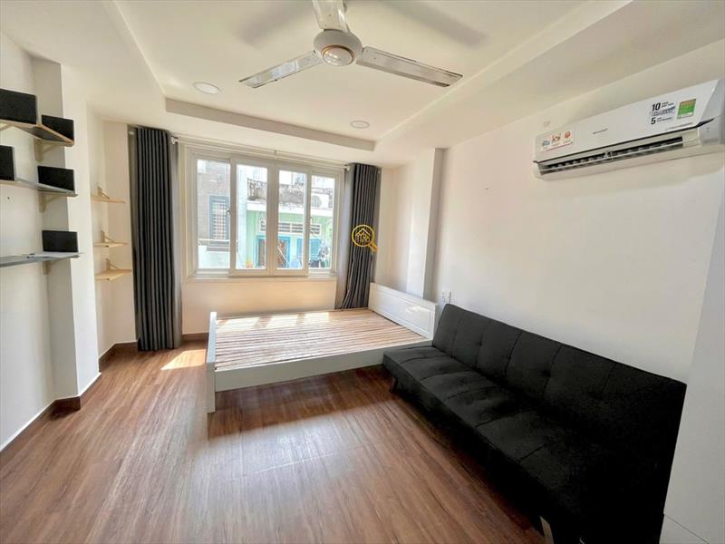 PHÒNG FULLY FURNISHED WITH WINDOW