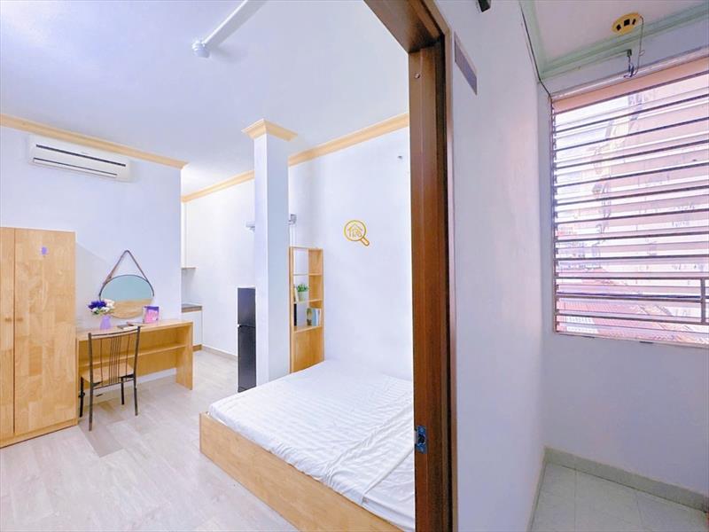 PHÒNG FULLY FURNISHED WITH WINDOW