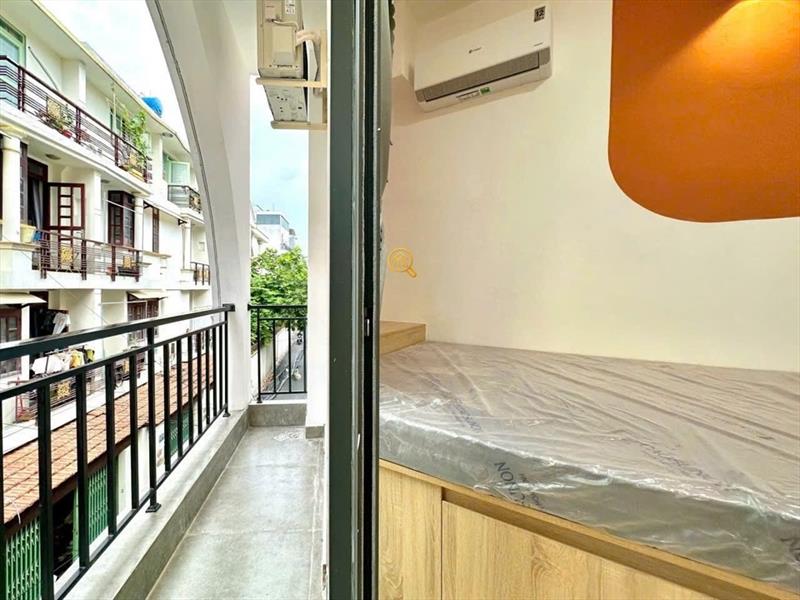 PHÒNG FULLY FURNISHED WITH BALCONY