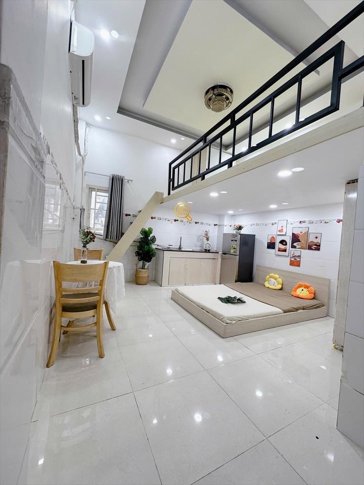 PHÒNG FULL NỘI THẤT CÓ CỬA SỔ