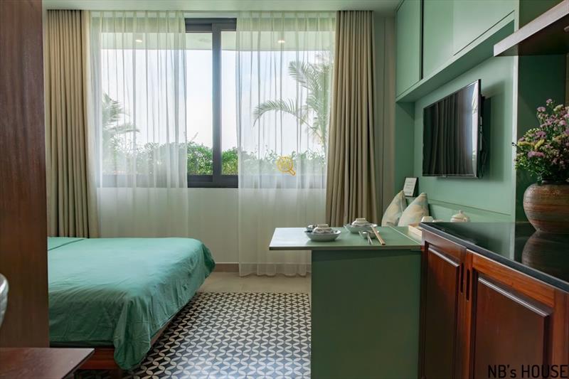 SERVICED APARTMENT FULLY FURNISHED WITH WINDOW