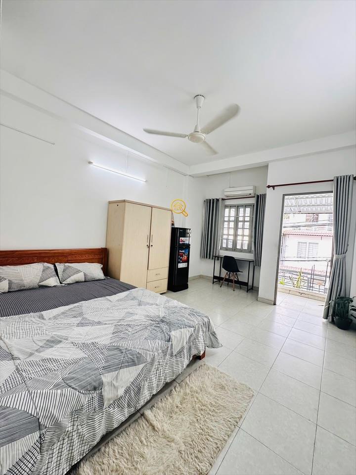PHÒNG FULLY FURNISHED WITH BALCONY