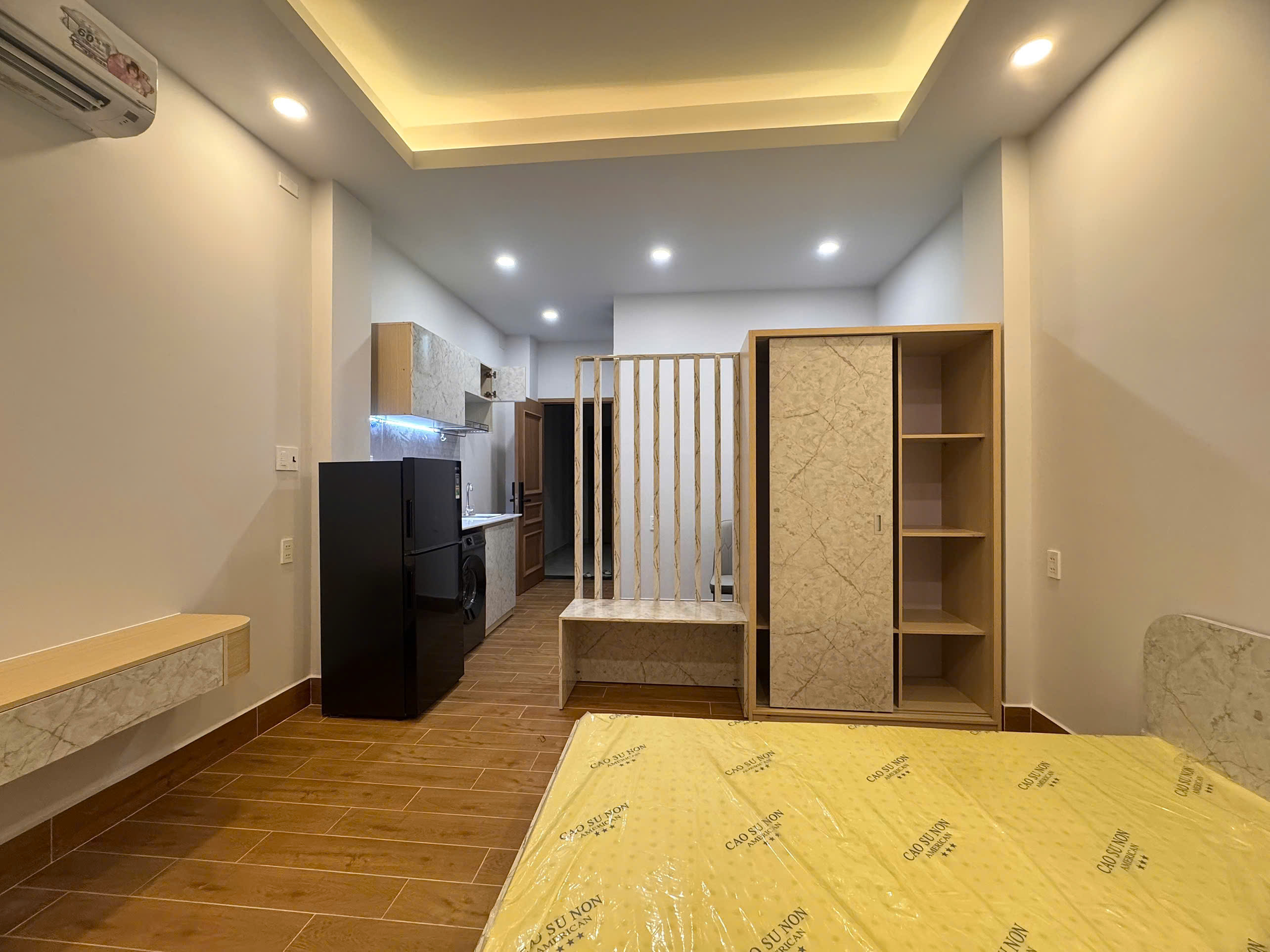 STUDIO FULLY FURNISHED WITH BALCONY