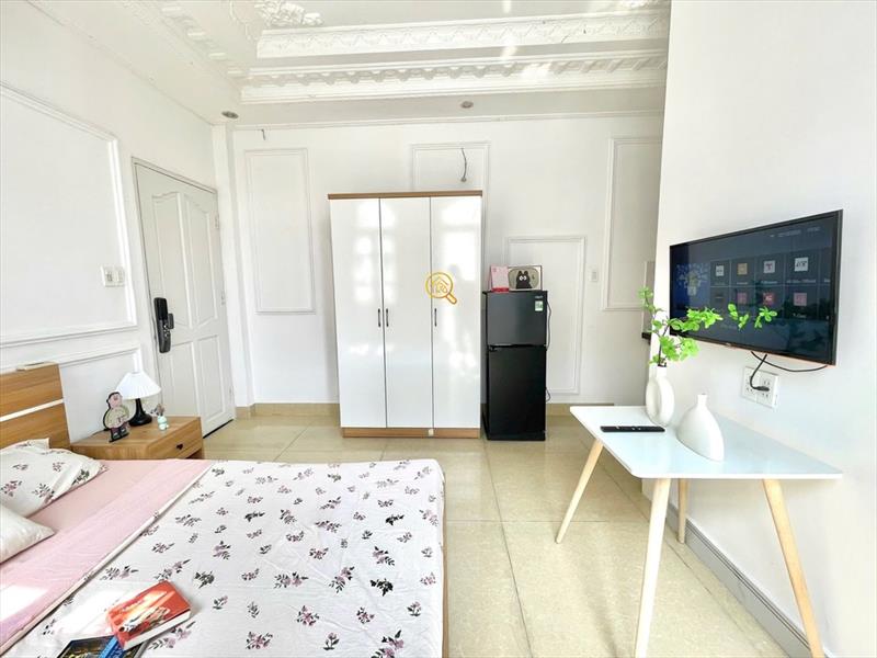 PHÒNG FULLY FURNISHED WITH BALCONY