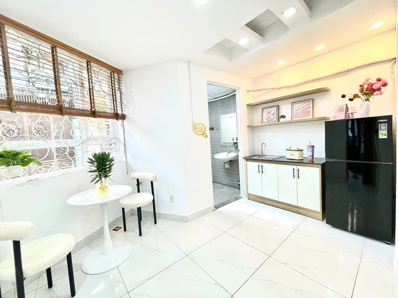 PHÒNG FULL NỘI THẤT CÓ CỬA SỔ