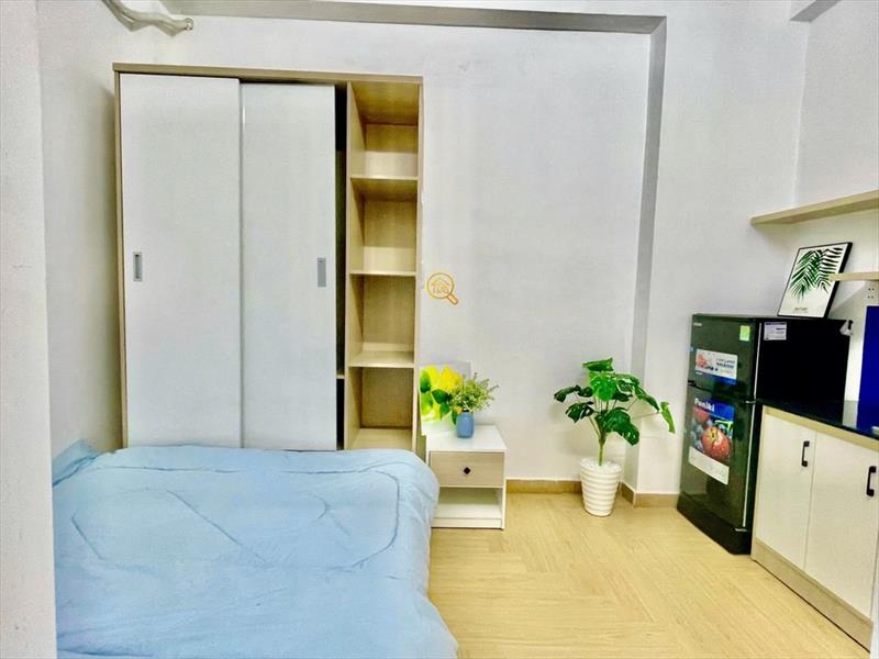 PHÒNG FULLY FURNISHED WITH WINDOW