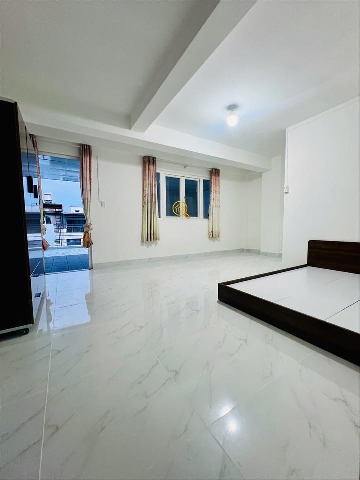 PHÒNG FULLY FURNISHED WITH BALCONY
