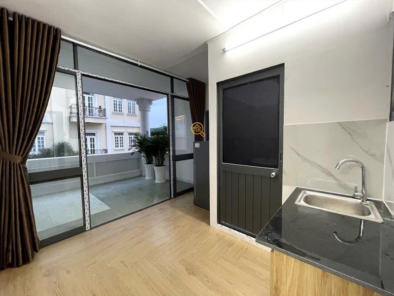 PHÒNG FULLY FURNISHED WITH BALCONY