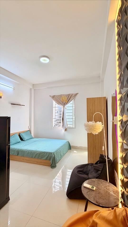 PHÒNG FULLY FURNISHED WITH WINDOW