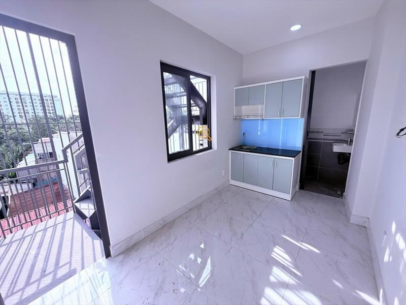 PHÒNG FULLY FURNISHED WITH WINDOW