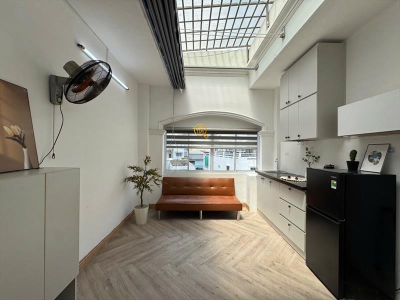 PHÒNG FULL NỘI THẤT CÓ CỬA SỔ