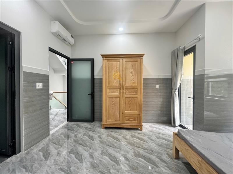 PHÒNG FULLY FURNISHED WITH BALCONY