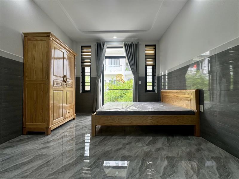 PHÒNG FULLY FURNISHED WITH BALCONY