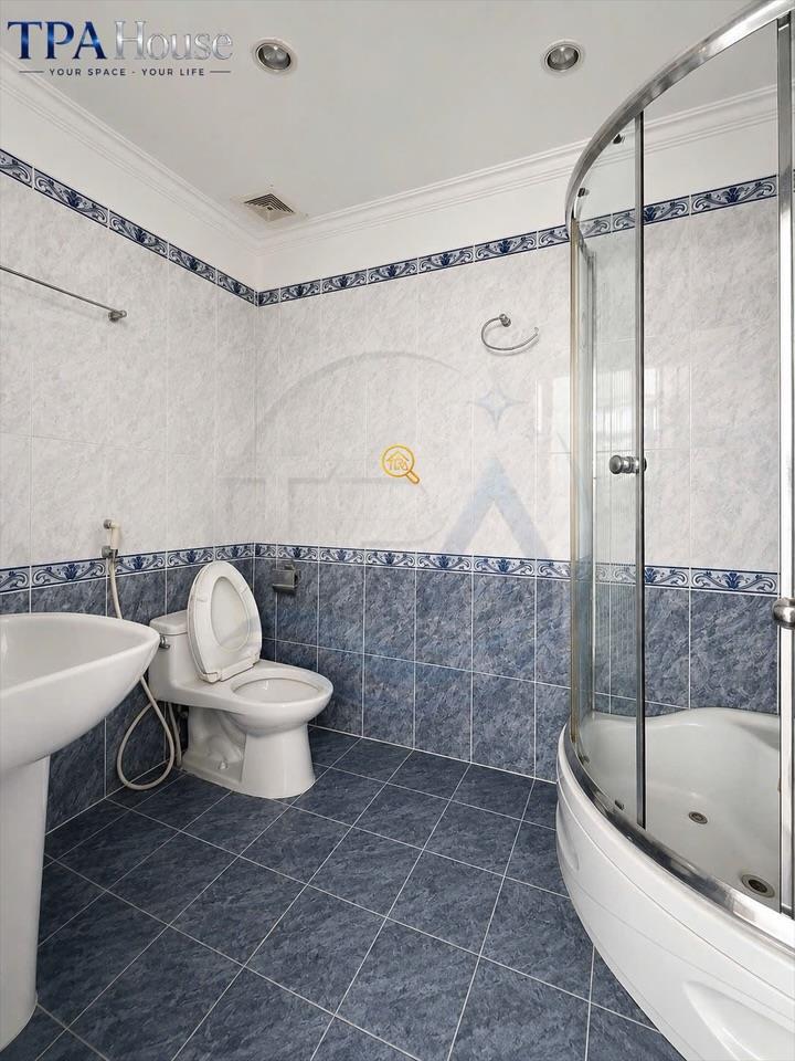 PHÒNG FULLY FURNISHED WITH WINDOW