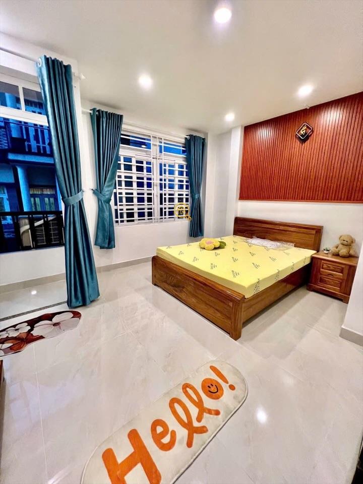 PHÒNG FULL NỘI THẤT CÓ BAN CÔNG
