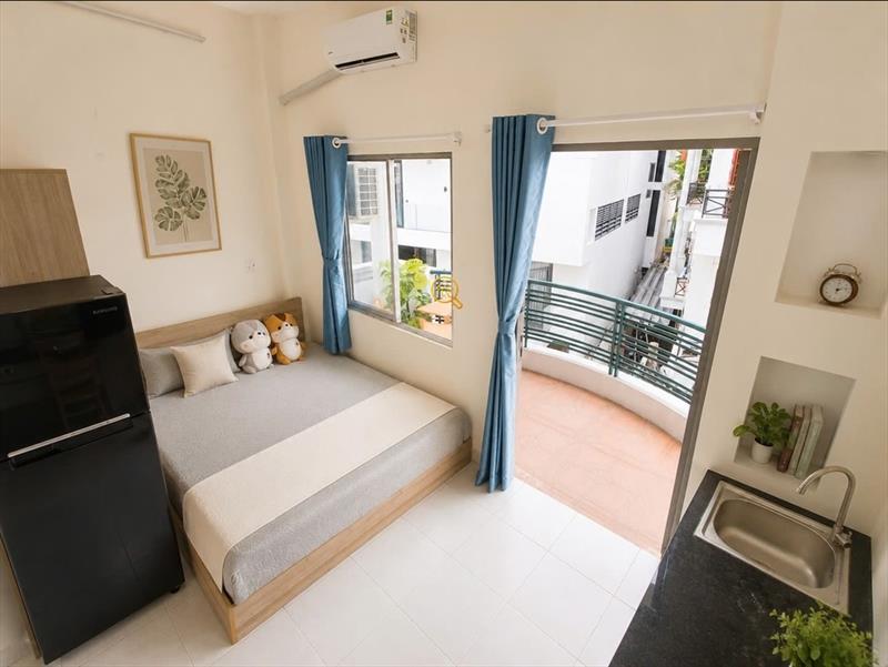 PHÒNG FULLY FURNISHED WITH BALCONY