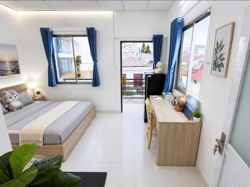 PHÒNG FULLY FURNISHED WITH BALCONY