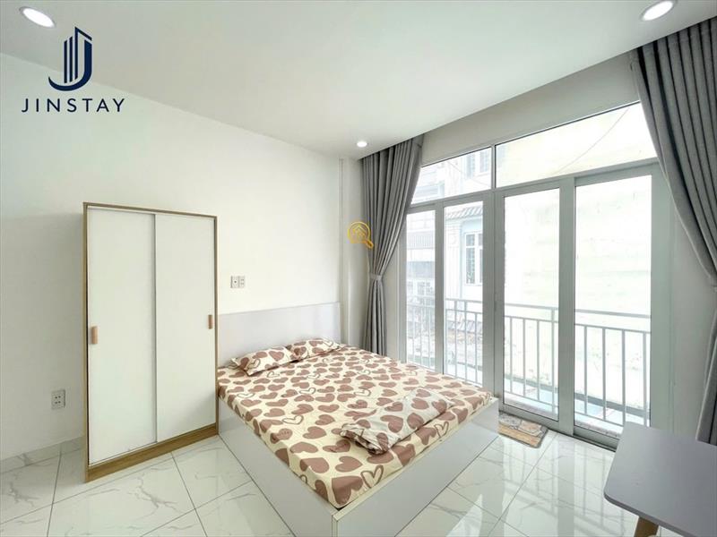 PHÒNG FULL NỘI THẤT CÓ BAN CÔNG