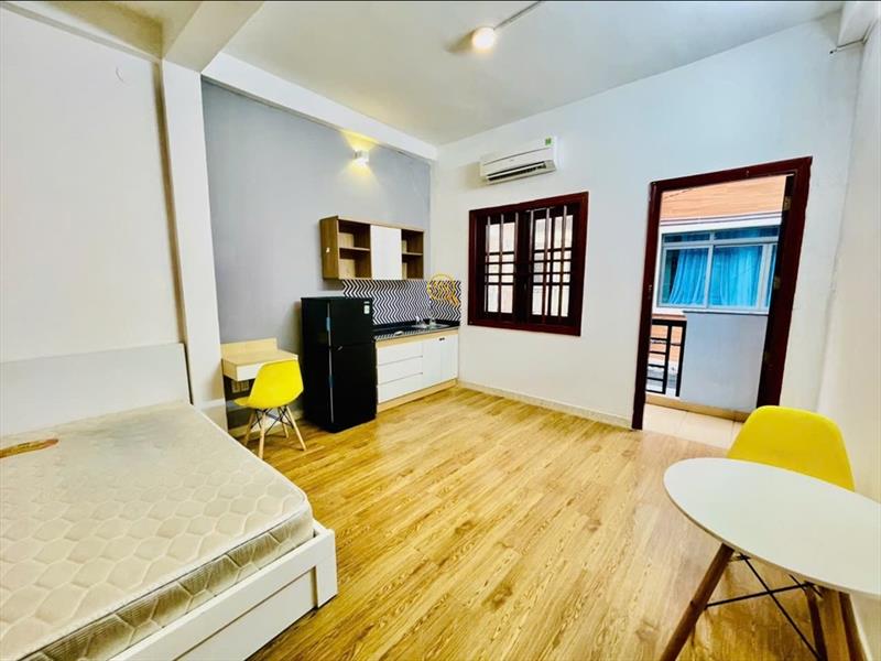 PHÒNG FULLY FURNISHED WITH BALCONY
