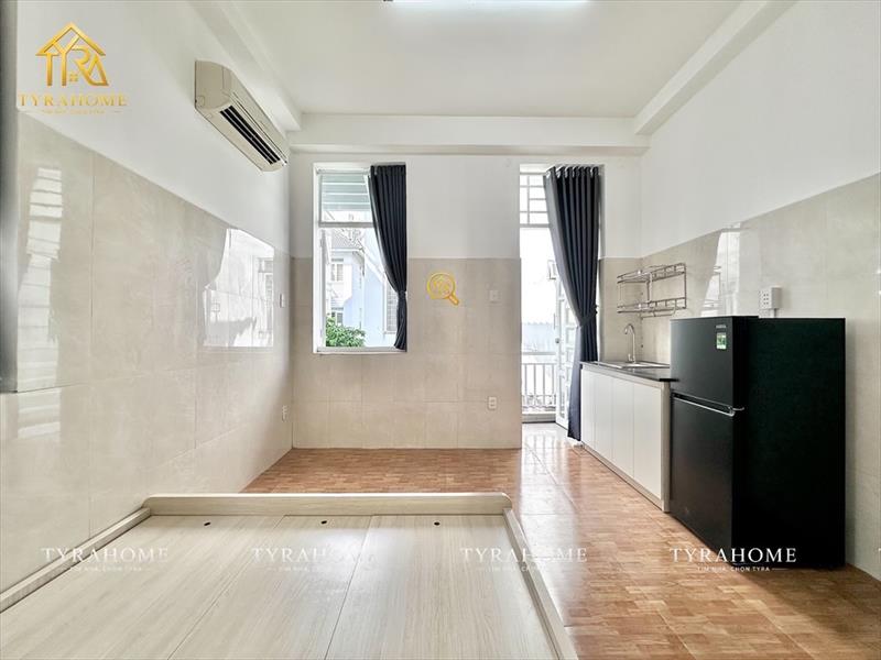 PHÒNG FULLY FURNISHED WITH BALCONY