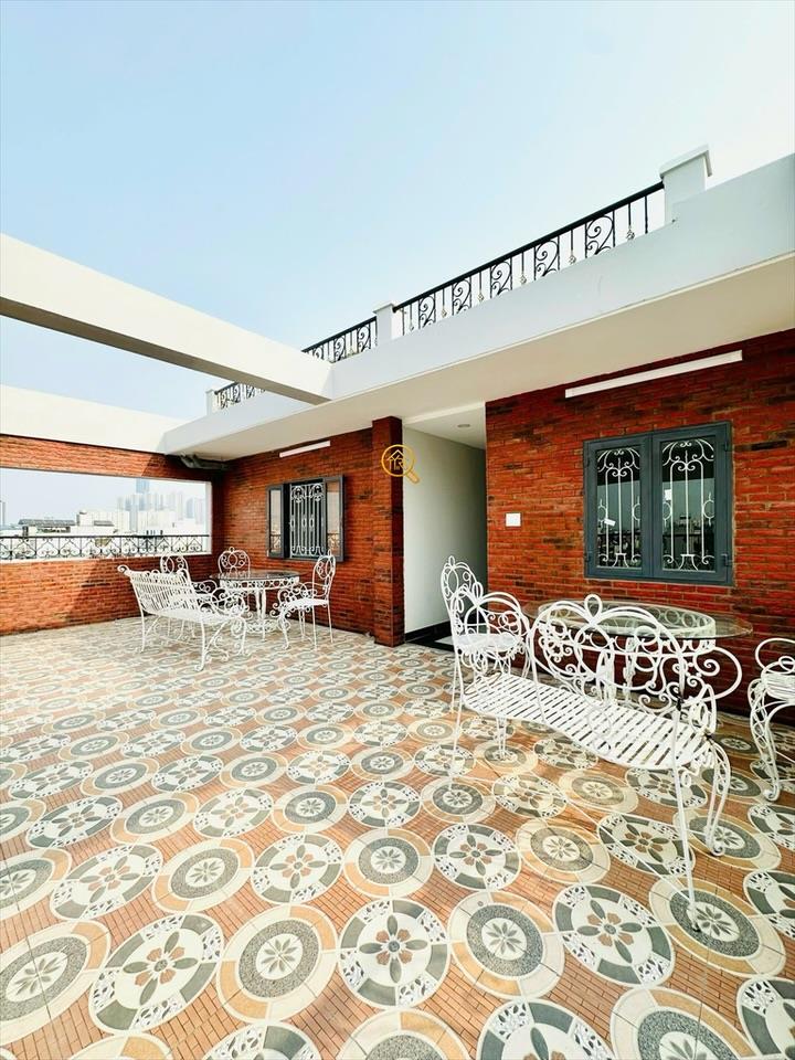 SERVICED APARTMENT FULLY FURNISHED WITH BALCONY