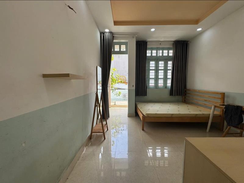 PHÒNG FULL NỘI THẤT CÓ BAN CÔNG