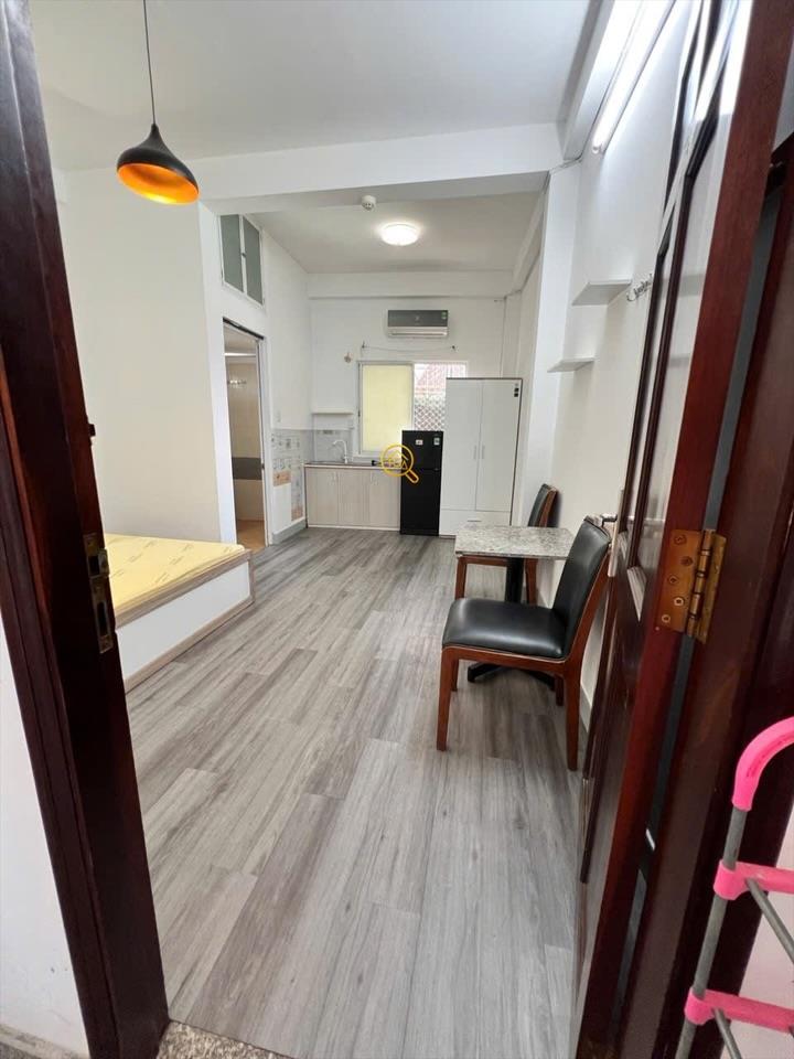PHÒNG FULL NỘI THẤT CÓ CỬA SỔ