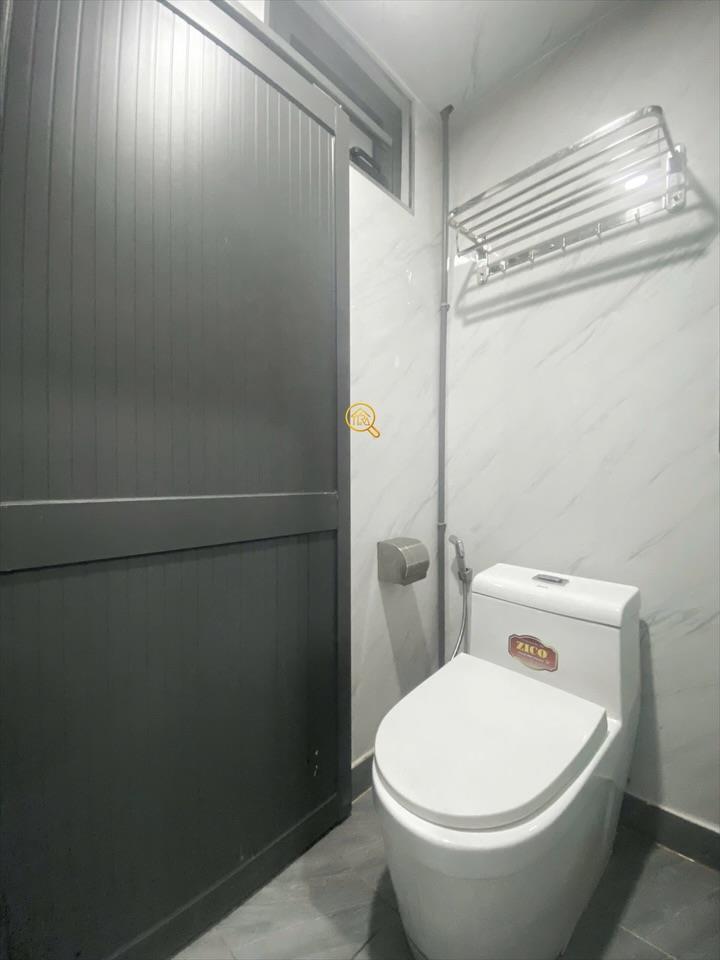 PHÒNG FULLY FURNISHED WITH WINDOW
