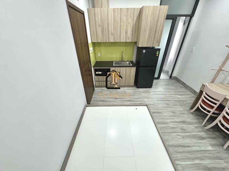 PHÒNG FULLY FURNISHED WITH WINDOW