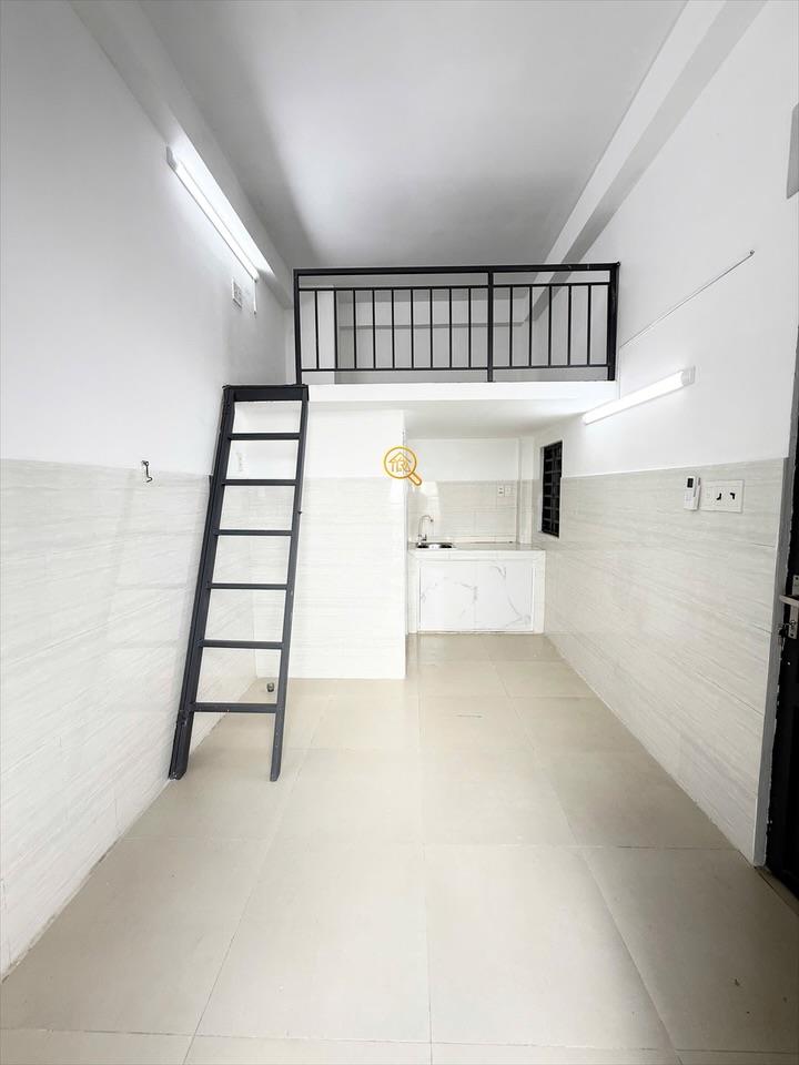 PHÒNG FULLY FURNISHED WITH BALCONY