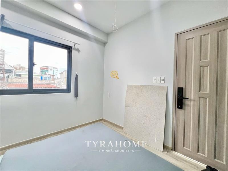 PHÒNG FULLY FURNISHED WITH WINDOW