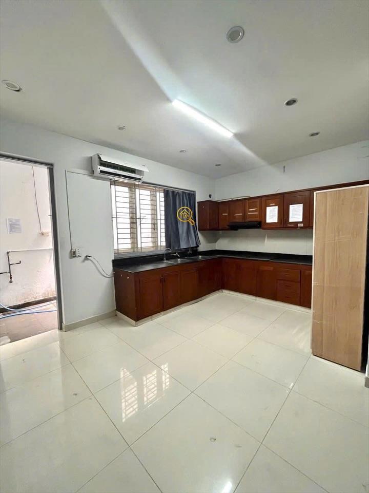 PHÒNG FULL NỘI THẤT CÓ BAN CÔNG